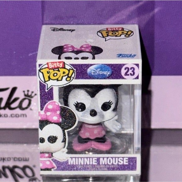 Funko: Minnie Mouse #23 Bitty Pop! from Disney Mickey & Friends Series - Picture 1 of 9